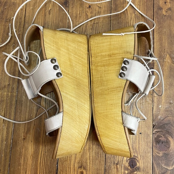 Steve Madden Womens size 8 Beniee platform sandals cream and tan - Picture 6 of 9